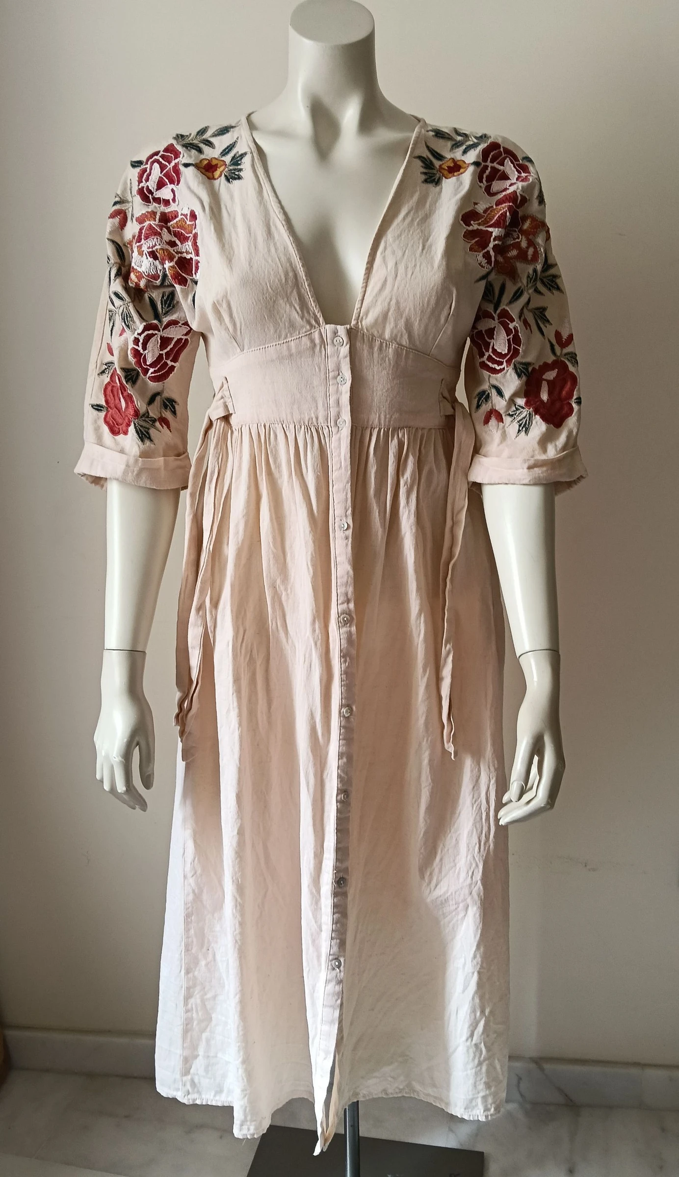 Vestido Zara bordado